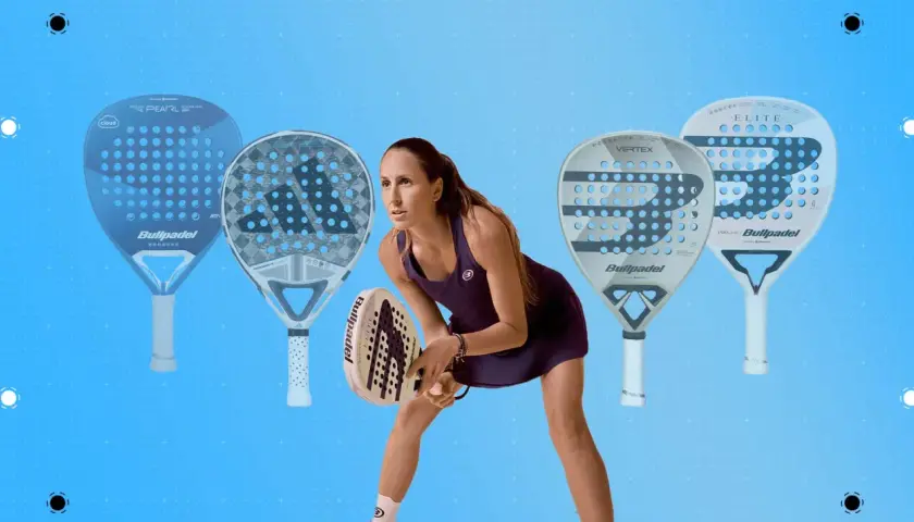Giocatrice di padel in azione, circondata da racchette Bullpadel. L'euforia e la potenza del gioco si percepiscono in ogni dettaglio.